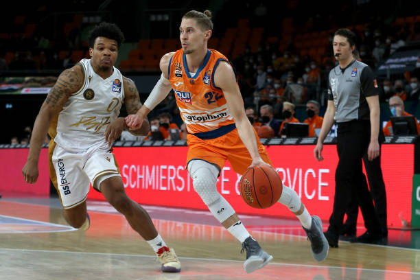 他可以用一 他可以用一